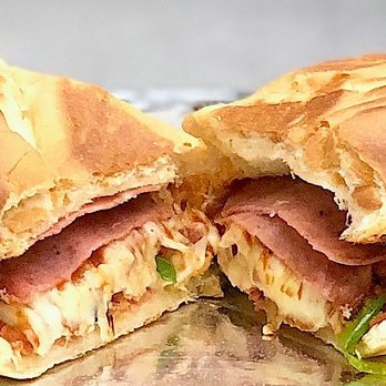 Pepper Creek Pizza - Deluxe Toasted Sub - Pizza Near Me - Fredericton, New Brunswick Pepper Creek Pizza - Deluxe Toasted Sub - Pizza Near Me - Fredericton, New Brunswick