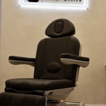 Bad Skin - Medical Chair and Bad Skin Sign - Medical Spas Near Me - Redwood City, California