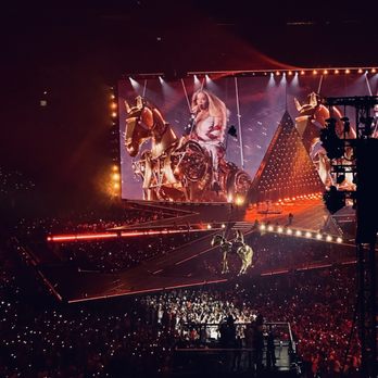 Mercedes-Benz Stadium - Stadiums & Arenas Near Me - Atlanta, Georgia