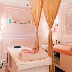 Hello Bailey - Head spa room