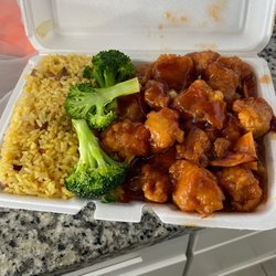 Great Wall Chinese Restaurant - Orange chicken combination