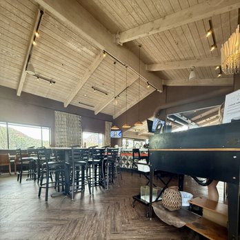 The Hudson - Interior - Cocktail Bars Near Me - Sedona, Arizona The Hudson - Interior - Cocktail Bars Near Me - Sedona, Arizona