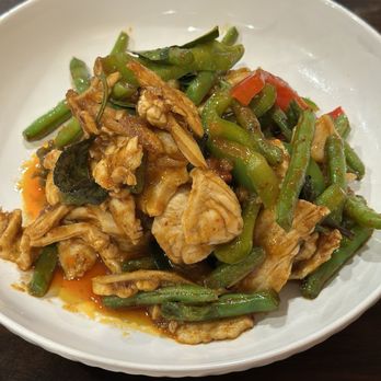 Thai Chili Cuisine - Pad pet. Stir fried green beans with red curry. - Thai Near Me - Lenexa, Kansas