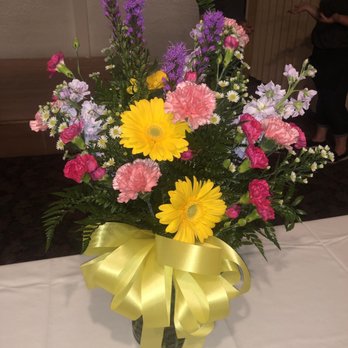 Dede's Flowers & Gifts - Florists Near Me - Christopher, Illinois Dede's Flowers & Gifts - Florists Near Me - Christopher, Illinois