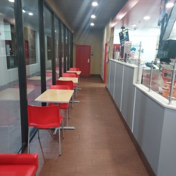 Domino's Pizza - empty tables and chairs in a restaurant - Pizza Near Me - Plantation, Florida Domino's Pizza - empty tables and chairs in a restaurant - Pizza Near Me - Plantation, Florida
