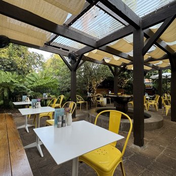 Sunflower Caffe - Patio seating is too cute - Coffee & Tea Near Me - Sonoma, California Sunflower Caffe - Patio seating is too cute - Coffee & Tea Near Me - Sonoma, California