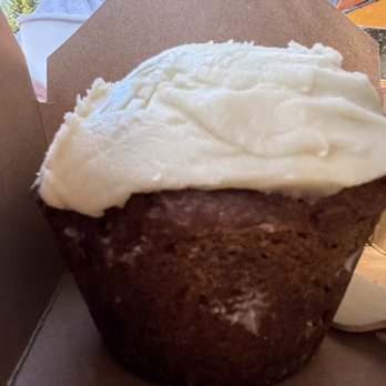 Stellar Brew & Natural Cafe - Carrot cake muffin was dry, but the crème cheese frosting was awesome! - Coffee & Tea Near Me - Mammoth Lakes, California Stellar Brew & Natural Cafe - Carrot cake muffin was dry, but the crème cheese frosting was awesome! - Coffee & Tea Near Me - Mammoth Lakes, California