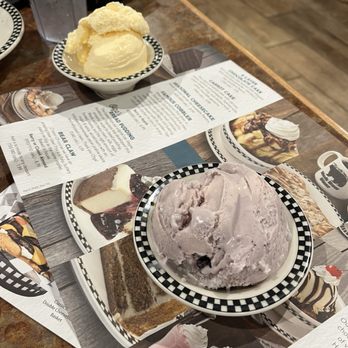 Black Bear Diner Chico - Ice cream - Diners Near Me - Chico, California Black Bear Diner Chico - Ice cream - Diners Near Me - Chico, California
