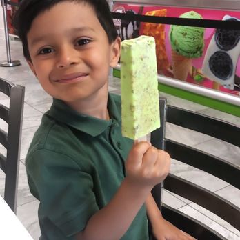 La Michoacana Ice Cream Delight - Pistachio milk popsicle - Ice Cream & Frozen Yogurt Near Me - Placentia, California La Michoacana Ice Cream Delight - Pistachio milk popsicle - Ice Cream & Frozen Yogurt Near Me - Placentia, California
