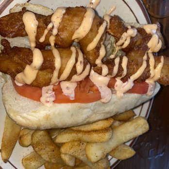 Paddys Irish Pub - Shrimp Poboy - Irish Pub Near Me - Braselton, Georgia