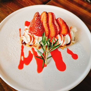 Lapisara Eatery - Strawberry & Maple Croffle - Ho Lee Chit so good! - Breakfast & Brunch Near Me - San Francisco, California