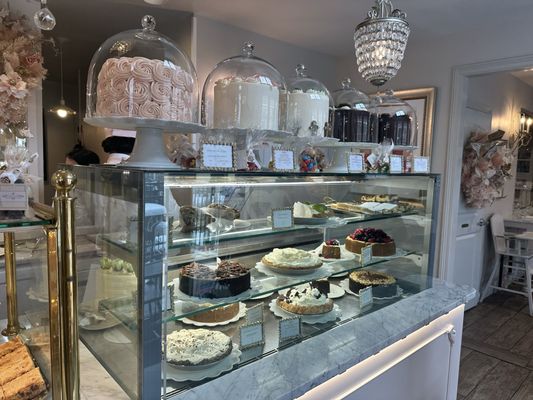 THE CAKE BAKE SHOP BY GWENDOLYN ROGERS-BROAD RIPPLE VILLAGE - Updated