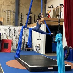 San Diego Circus Center - My daughter has grown so much in her silk capabilities with Coach Joel! Thank you for helping our daughter grow in her passion for silks!!