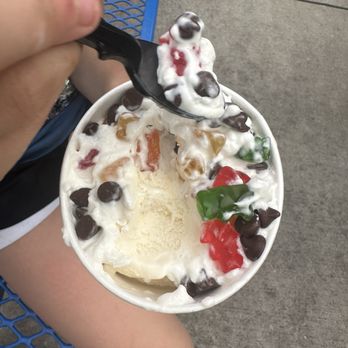 UConn Dairy Bar - Small vanilla with gummy bears & chocolate chips - Ice Cream & Frozen Yogurt Near Me - Storrs, Connecticut UConn Dairy Bar - Small vanilla with gummy bears & chocolate chips - Ice Cream & Frozen Yogurt Near Me - Storrs, Connecticut