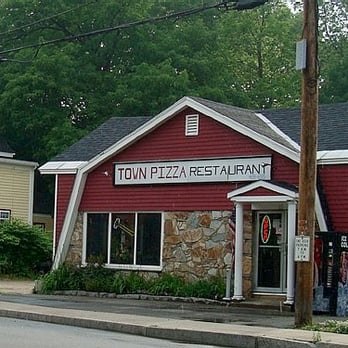 Town Pizza Restaurant - the front of the restaurant - Pizza Near Me - Kittery, Maine Town Pizza Restaurant - the front of the restaurant - Pizza Near Me - Kittery, Maine