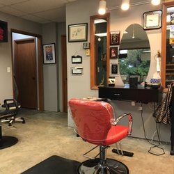 Tom's Hair Place