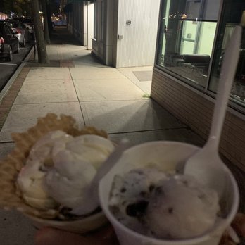 Melt Ice Cream - Oreo ice cream, mint chip ice cream, vanilla ice cream - Ice Cream & Frozen Yogurt Near Me - Salem, Massachusetts Melt Ice Cream - Oreo ice cream, mint chip ice cream, vanilla ice cream - Ice Cream & Frozen Yogurt Near Me - Salem, Massachusetts