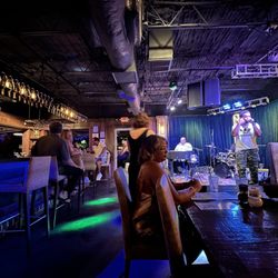 Kind of Blue - Bar and stage!