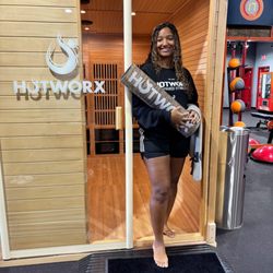 HOTWORX- Lansing, KS