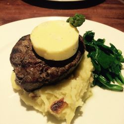 Roly Saul Restaurant - Filet steak with garlic mash and spinach