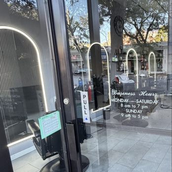 Ascan Barbershop - Sign clearly notes hours of operation and no one is here. - Barbers Near Me - Forest Hills, New York Ascan Barbershop - Sign clearly notes hours of operation and no one is here. - Barbers Near Me - Forest Hills, New York