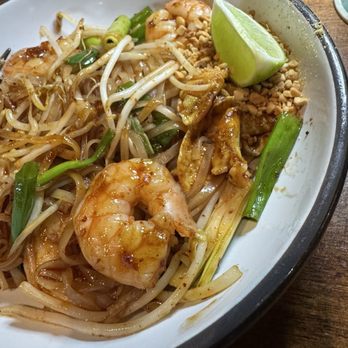 Yummy Thai Restaurant And Bar - Shrimp Pad Thai (I chose HOT) - Thai Near Me - Chattanooga, Tennessee Yummy Thai Restaurant And Bar - Shrimp Pad Thai (I chose HOT) - Thai Near Me - Chattanooga, Tennessee