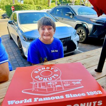 Randy's Donuts - Donuts Near Me - Culver City, California Randy's Donuts - Donuts Near Me - Culver City, California