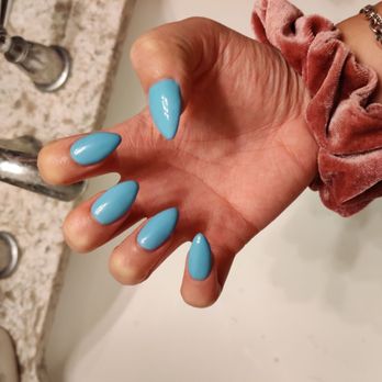 Linh's Luxe Nails - Nail Salons Near Me - Houston, Texas