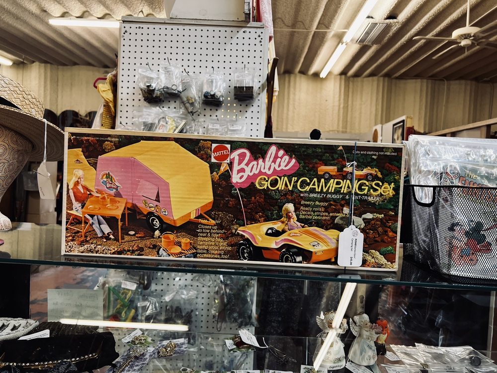 PARAMOUNT ANTIQUE MALL Updated October 2024 296 Photos & 18 Reviews