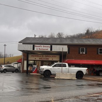 Howell's Grocery - Exterior - Grocery Near Me - Stuart, Virginia