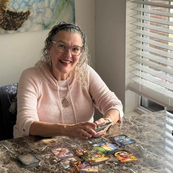 Readings With Lorri - Giving a reading. - Psychics Near Me Readings With Lorri - Giving a reading. - Psychics Near Me