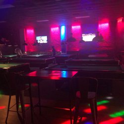Set Lounge Bar & Billiards - Pool tables