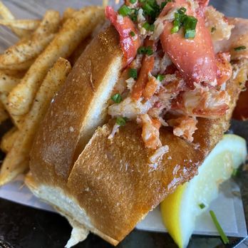 Hook & Anchor - Lobster roll - Seafood Near Me - Costa Mesa, California