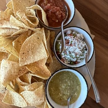 Ryder Cup Grille - Guacamole and Salsa trio - American Near Me - Frisco, Texas