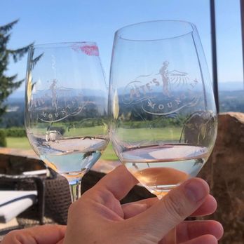 Pete's Mountain Vineyard & Winery - Wine Tasting Room Near Me - West Linn, Oregon Pete's Mountain Vineyard & Winery - Wine Tasting Room Near Me - West Linn, Oregon