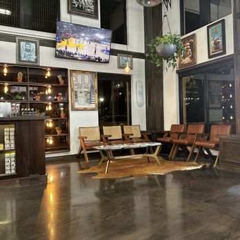 2% Barbershop - Lounge waiting area - Barbers Near Me - Rancho Cucamonga, California 2% Barbershop - Lounge waiting area - Barbers Near Me - Rancho Cucamonga, California