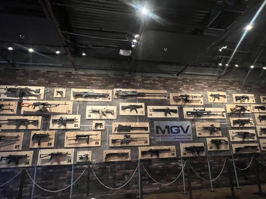 Machine Guns Vegas by null