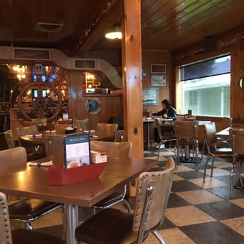 Lock View Restaurant - Interior view - Seafood Near Me - Sault Ste. Marie, Michigan