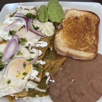 El Catrin - Chilaquiles verdes - Mexican Near Me - San Antonio, Texas