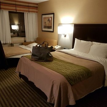 Comfort Inn - One queen bed and a pullout. - Hotels Near Me - Chatham, Ontario Comfort Inn - One queen bed and a pullout. - Hotels Near Me - Chatham, Ontario