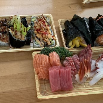 Akino - Elite roll, Spider roll & Black Dragon, Shrimp and mango hand roll, Salmon hand roll & Eel avocado hand roll - Sushi Bars Near Me - Elmhurst, New York Akino - Elite roll, Spider roll & Black Dragon, Shrimp and mango hand roll, Salmon hand roll & Eel avocado hand roll - Sushi Bars Near Me - Elmhurst, New York