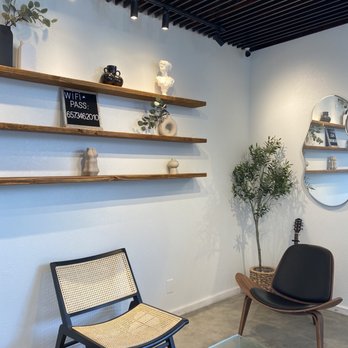 Da Vien Coffee - Interior space - Desserts Near Me - Westminster, California Da Vien Coffee - Interior space - Desserts Near Me - Westminster, California