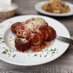 Sugo Italian Pasta Bar - Spaghetti E Polpette
