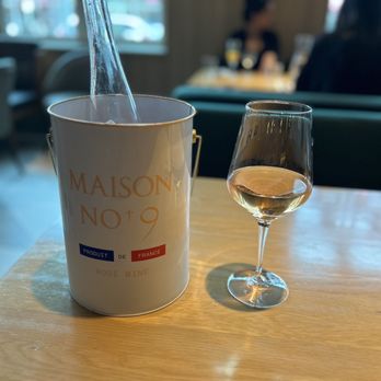 Earls Kitchen + Bar - Maison No.9 Rose - Canadian (New) Near Me - Burnaby, British Columbia