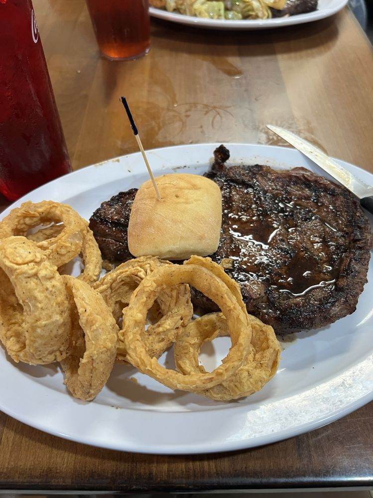 Food from Crosswoods Restaurant