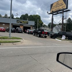 Lucas auto lube & servÃce - Weekend