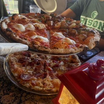 Pisa Lisa - Both - Pizza Near Me - Sedona, Arizona Pisa Lisa - Both - Pizza Near Me - Sedona, Arizona