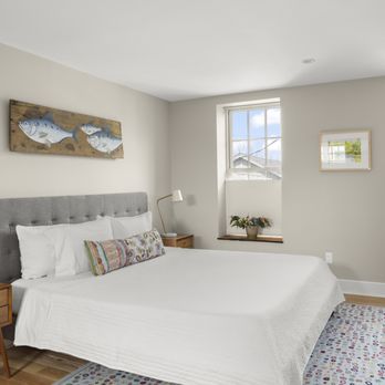 Howard Hotel - King - Hotels Near Me - Hudson, New York Howard Hotel - King - Hotels Near Me - Hudson, New York