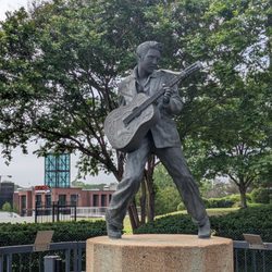 Elvis Presley Statue - Elvis Presley Statue, Beale Street, Memphis