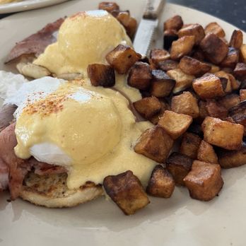 The Monument Café - Eggs Benedict with well done home fries! - American Near Me - Georgetown, Texas